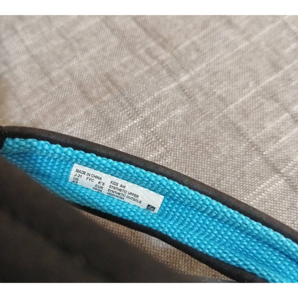 New REEF Boys 4/5 Bolt Up Supportive Flip Flops - Picture 8 of 9